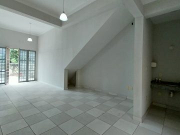 Salo comercial - Parque Jata